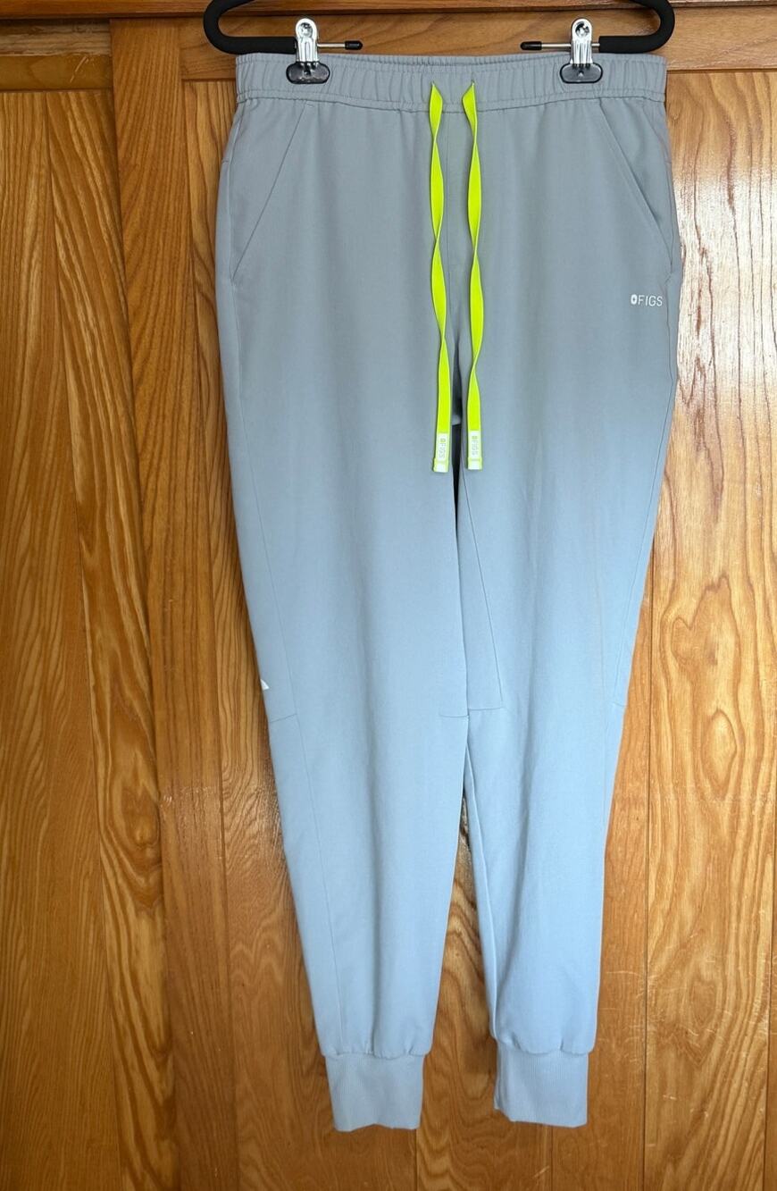 FIGS Men's Tansen Jogger Scrub Pants - Open Skies Grey Size M